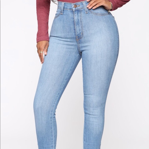 Fashion Nova Denim - Classic High Waist Skinny Jeans - Light Blue Wash